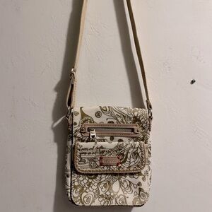 Sakroots Artist Circle Gold Crossbody Small Flap Style 105311 Messenger NWOT